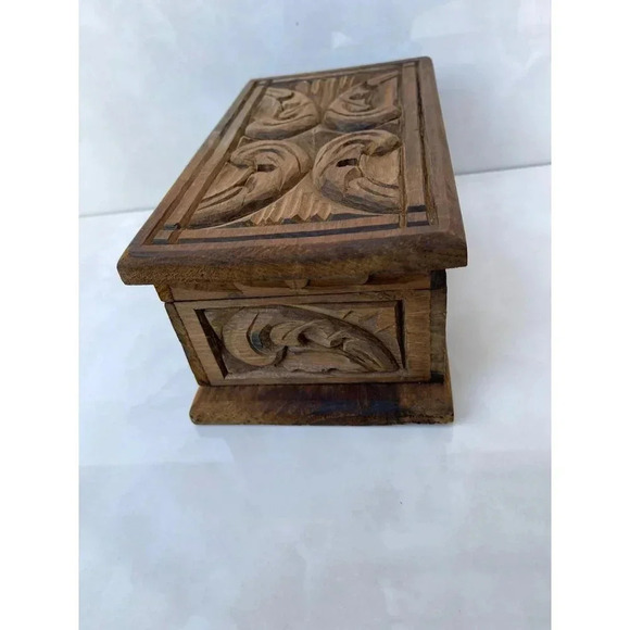 Handmade Carved Jewelry Natural Wooden Box with Lock 10.5"x6" - Picture 4 of 11